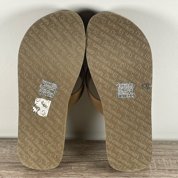 Skechers Platform Flip Flops - Picture 5 of 5